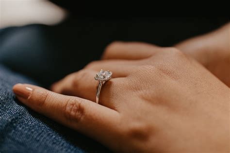 Four Ways To Measure Her Ring Size Without Her Knowing Talented
