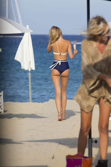 Eyval Net Kimberley Garner Bikini In Saint Tropez January