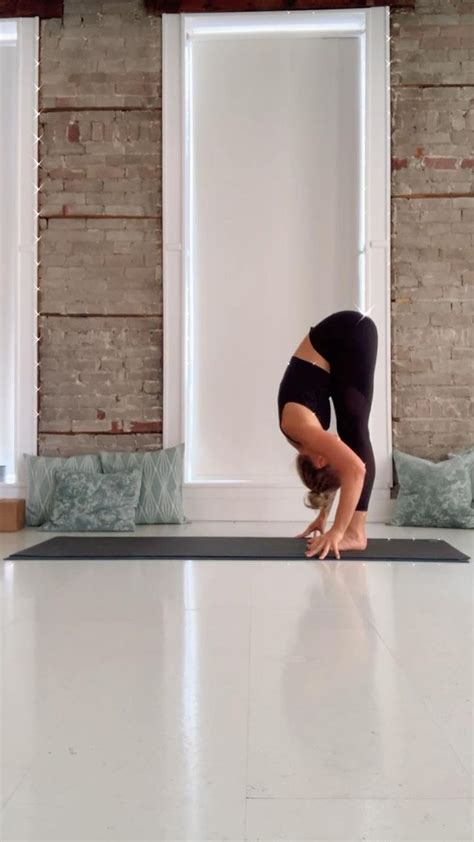 Yoga Flow For Runners With Brittany Bryden Yoga Lifestyle Yoga