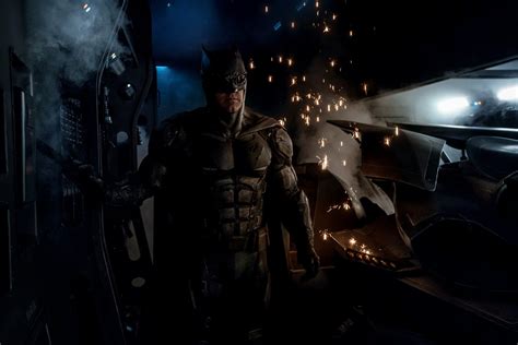 First Look Photo Of Batmans Tactical Batsuit From Justice League — Geektyrant