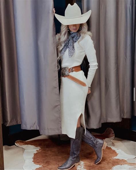 Pin By Cheryl Nilson On Fashion Nfr Outfits Western Style Outfits