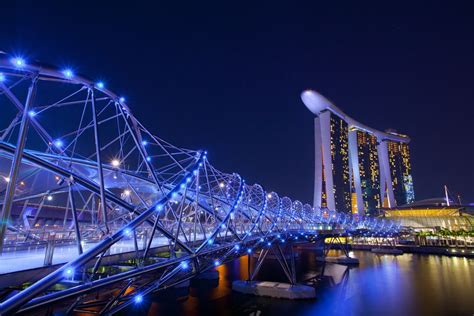 Dna Bridge And Marina Bay Sands Puentes Del Mundo Linea Del Tiempo