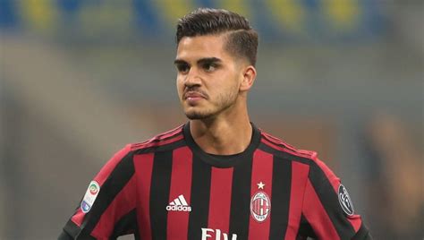 André silva prefers to play with right foot. Barcelona Eye Portuguese Starlet Andre Silva With Milan Tipped to Sell €38m Summer Signing | 90min