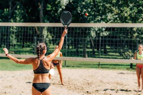 Lesões No Beach Tennis Joelho E Ombro São As Mais Comuns Veja Como Evitar Vitat