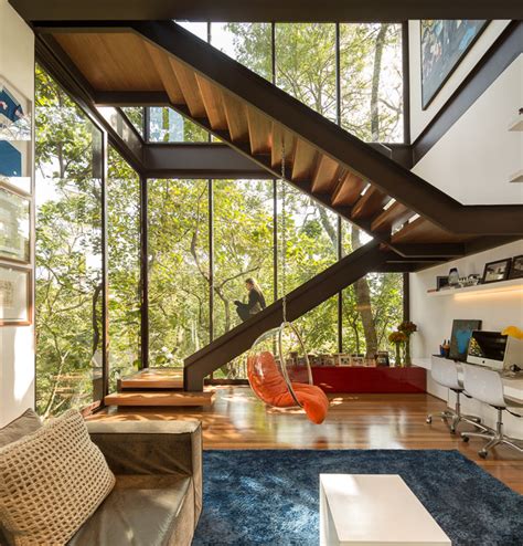 This layout creates an inviting atmosphere and eases learn how to decorate a living room with an open floor plan using our tips on linking different areas, defining zones, and establishing a distinct style. Open staircase | Interior Design Ideas.