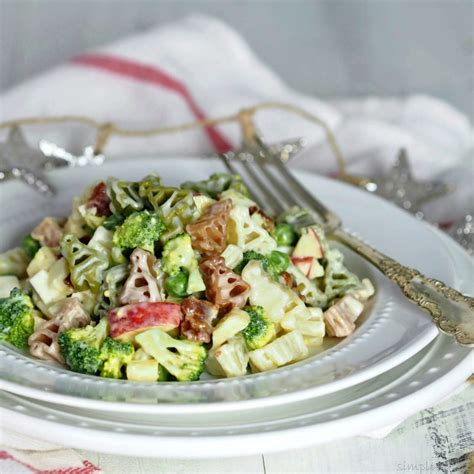 The ingredients are simple and flexible, so you can make this when you are inundated by summer produce or you can adapt to what's in season in the fall and winter. Broccoli Apple & Bacon Pasta Salad