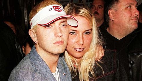 eminem s ex wife kim mathers pays tribute to beautiful twin sister vrogue