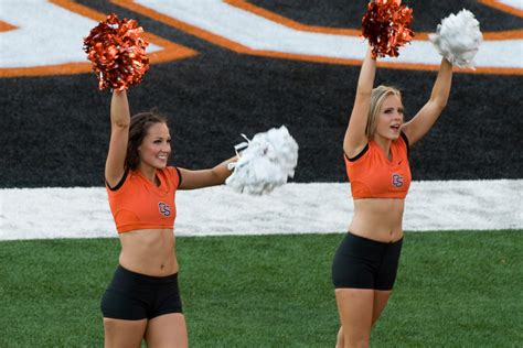 Sexy Oregon State Cheerleaders In Spandex Shorts 29808 Hot Sex Picture