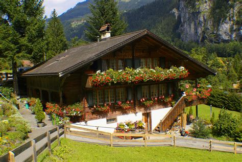 Lauterbrunnen Switzerland Chalet Style Homes Wonders Of The World