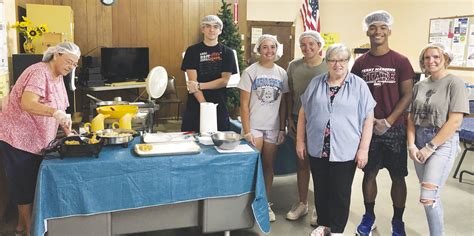 Local Students Grandparents Club Volunteer To Bring Senior Citizens A