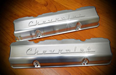 Small Block Chevrolet Billet Valve Covers With Old School Chev Raised Logo