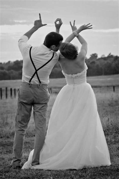 100 Couple Moments To Capture At Your Wedding Funny Wedding Pictures