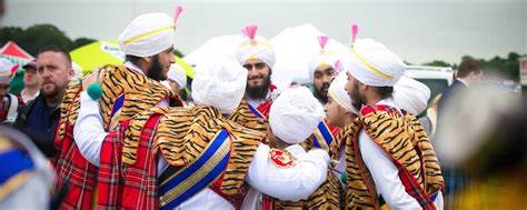 But they have never seen anything quite like sri dasmesh. Sikh pipe band pays tribute to Maharaja Duleep | Asia Samachar