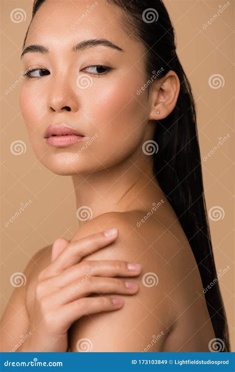 Belle Fille Asiatique Nue Regardant Loin Image Stock Image Du Beau Skincare