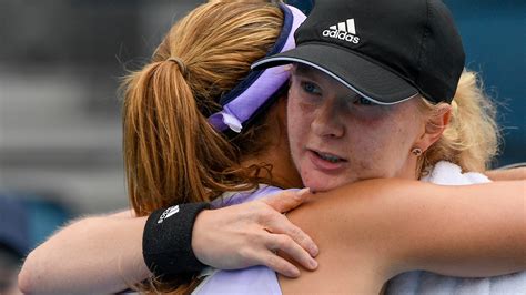 Australian Open Debut For Francesca Jones Player Born Missing Fingers