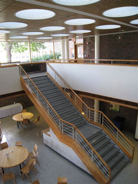 Alvar aalto entwarf das baker house im jahr 1946, als er professor am massachussets institute of technology war, wo sich der schlafsaal befindet. Gallery of AD Classics: MIT Baker House Dormitory / Alvar ...