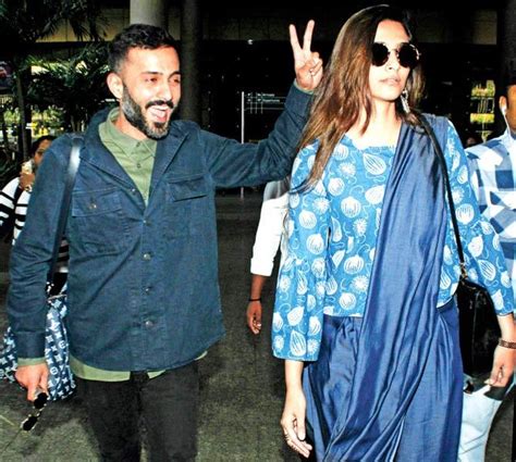 Sonam Kapoors Rumoured Boyfriend Anand Ahuja Gets Candid In Front Of