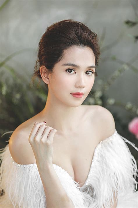Ngoc trinh is on facebook. Ngọc Trinh "chỉ thẳng mặt", đòi kiện hàng xóm ra tòa vì ...