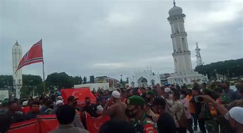 Milad Gam Ratusan Massa Kibarkan Bendera Bulan Bintang Di Banda Aceh