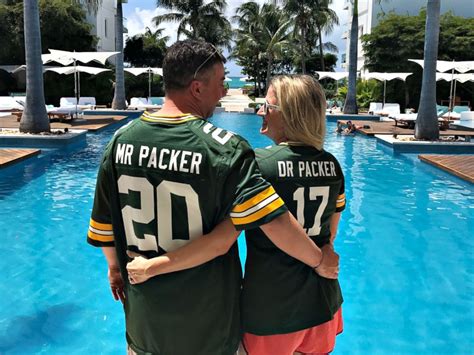 Green Bay Fanatic Marries Woman Named Marie Packer In Team Themed Wedding Abc News