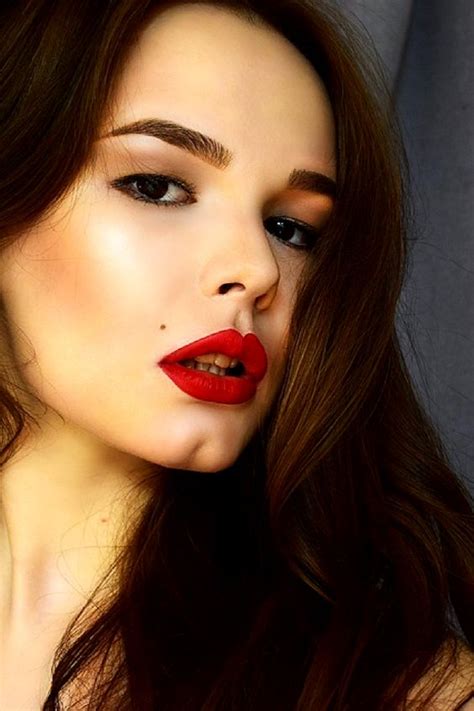 The Perfect Lip Look 7 Sure Fire Tips To Apply Lipstick