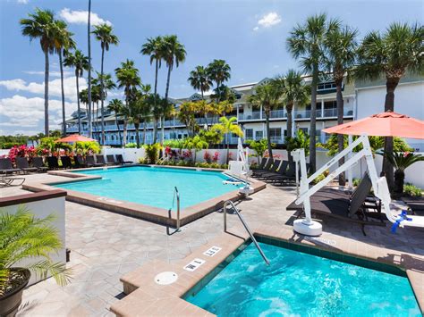 Holiday Inn Hotel Suites Clearwater Beach S Harbourside Free Internet More
