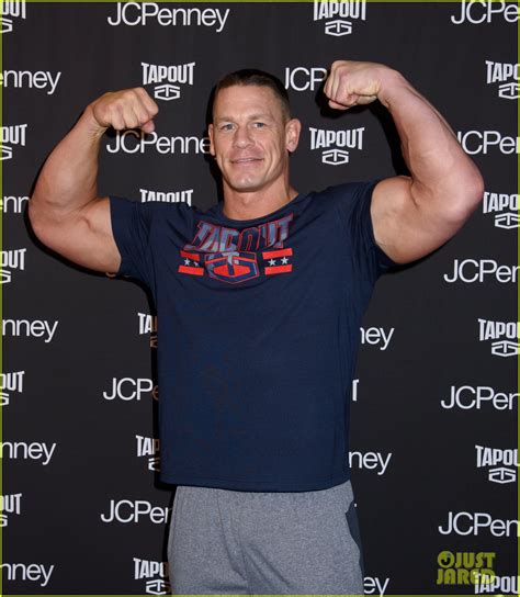 Photo John Cena Flashes His Rock Hard Abs And Bulging Biceps