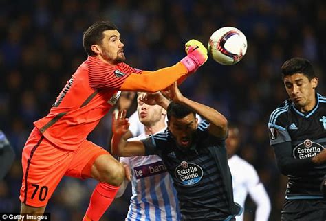 We talked kits, what made he become a. Brighton sign Valencia goalkeeper Mathew Ryan | Daily Mail ...