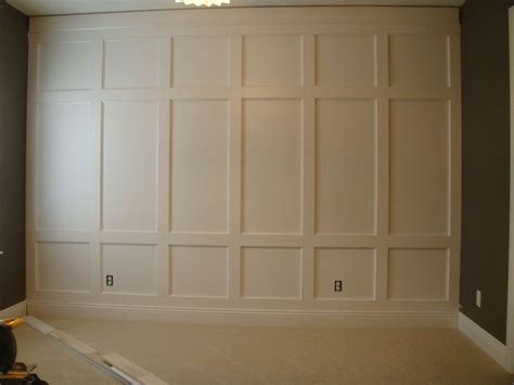 This feature wall then determines the style for the rest of the room as everything else (i.e. Feature Wall - HOUZZ-2-HOME | Dining room wainscoting ...