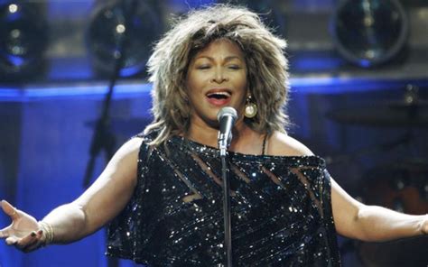 Tina turner (born anna mae bullock; Tina Turner volvió con todo: a sus 80 años lanzó un remix ...