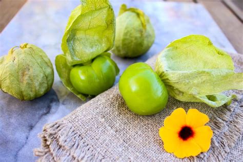 How To Use Tomatillo Sharon Palmer The Plant Powered Dietitian