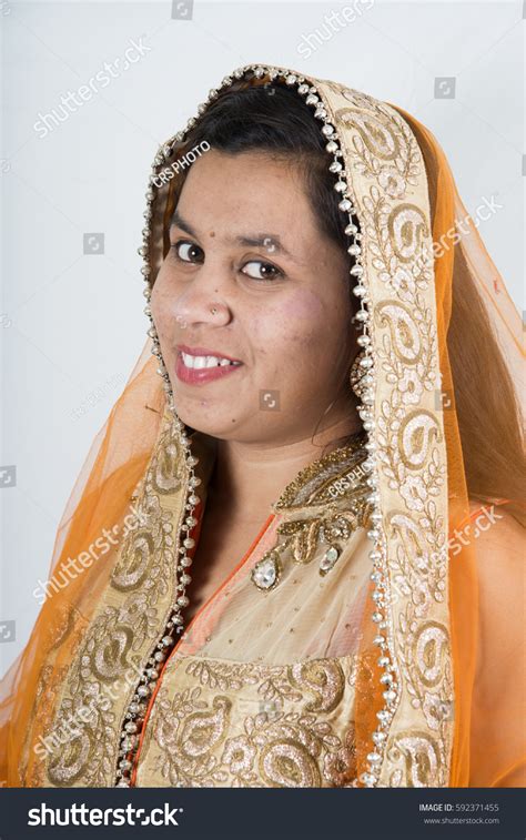 Beautiful Indian Girl Traditional Indian Clothing Stock Photo 592371455