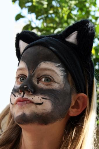 Cat Face Paint Basics Become A Cute Kitty Or Fierce Feline Lovetoknow