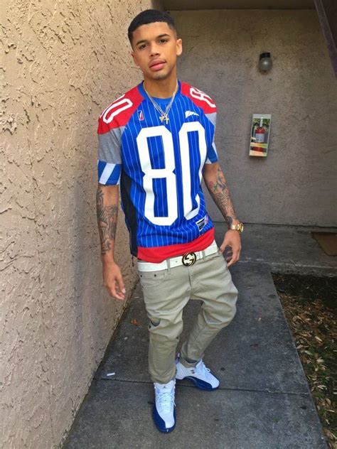 Black is a color that looks great on everyone, regardless of their skin tone. (400) Twitter | Mens fashion summer outfits, Boy outfits