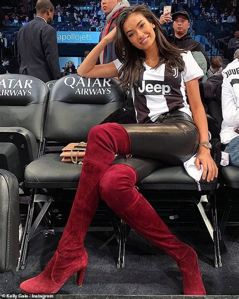Victorias Secret Model Kelly Gale At Brooklyn Nets Game Daily Mail