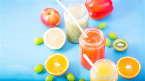 Premium Photo Freshly Squeezed Fruit Juice