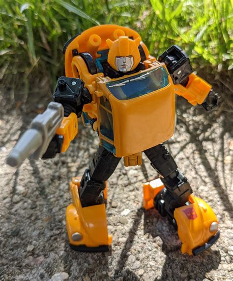 Netflix Bumblebee Looks Amazing In The Daylight Transformers