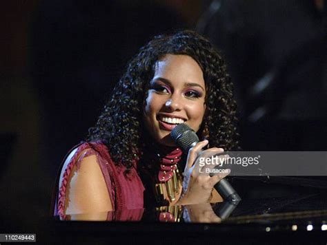 Alicia Keys 2005 Photos And Premium High Res Pictures Getty Images