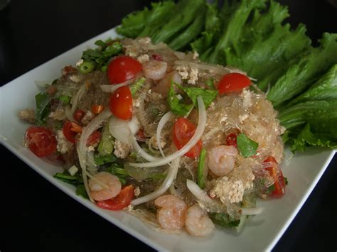 Thai Glass Noodles Salad With Ground Chicken And Shrimp ยำวุ้นเส้น Healthy Thai Recipes