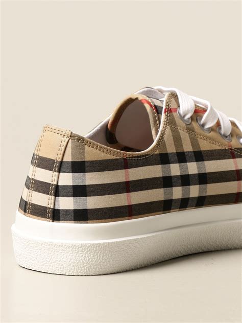 Burberry Low Top Sneakers In Check Canvas And Logo Beige Sneakers