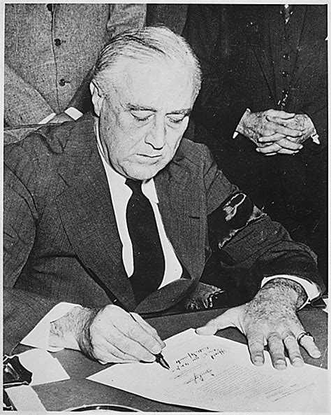 u s embassy in qatar on twitter feb 19 1942 fdr signs executive order 9066 thisdayinhistory