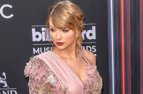 Did Taylor Swift Get A Secret Boob Job In 2016 Fans Think So