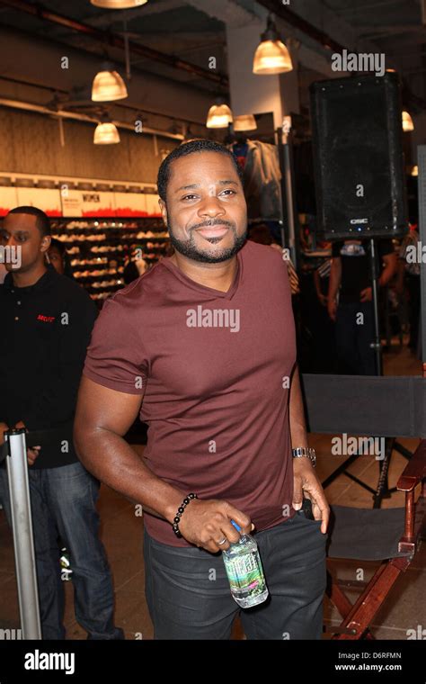 malcolm jamal warner at meet the cast of bet s reed between the lines at foot locker times