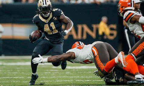 Kamara reached the century mark in combined yards in consecutive playoff performances, but he was unable to hit pay dirt this time around as the saints ultimately fell to their division rivals. Alvin Kamara leads Saints offense in touches during first half