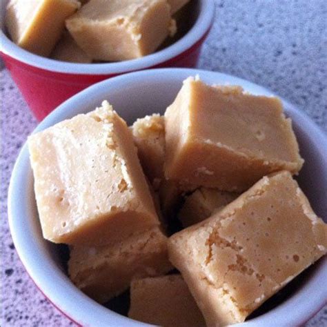 Chocolate and almonds top off a rich buttery toffee. Russian fudge recipe - I've been looking for one I can ...
