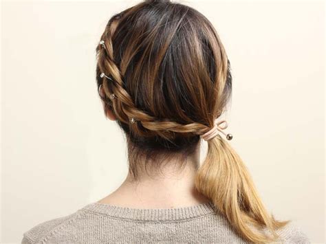 There are several everyday hairstyles, which can allow you to style with short, medium or long hair and on the hair of any type too. How to Do an Easy Daily Hairstyle for Medium Hair? Quick ...