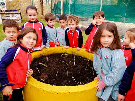Infantil Plantación Y Siembra En El Huerto Salesianos Ourense