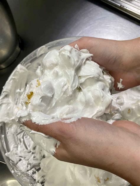 La ricetta della pignolata messinese. Pignolata messinese facile da fare in casa: la ricetta in ...