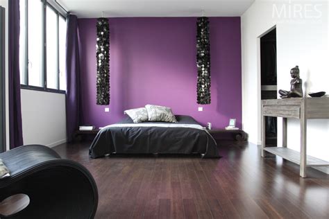 Possibilité d'ajouter un lit de bébé Harmonie et sérénité, ambiance violette. C0656 | Mires Paris