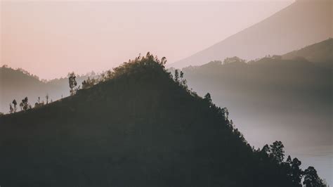 Download Wallpaper 3840x2160 Mountain Peak Fog Dusk Landscape 4k